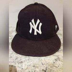 NY Yankees hat 7 3/4